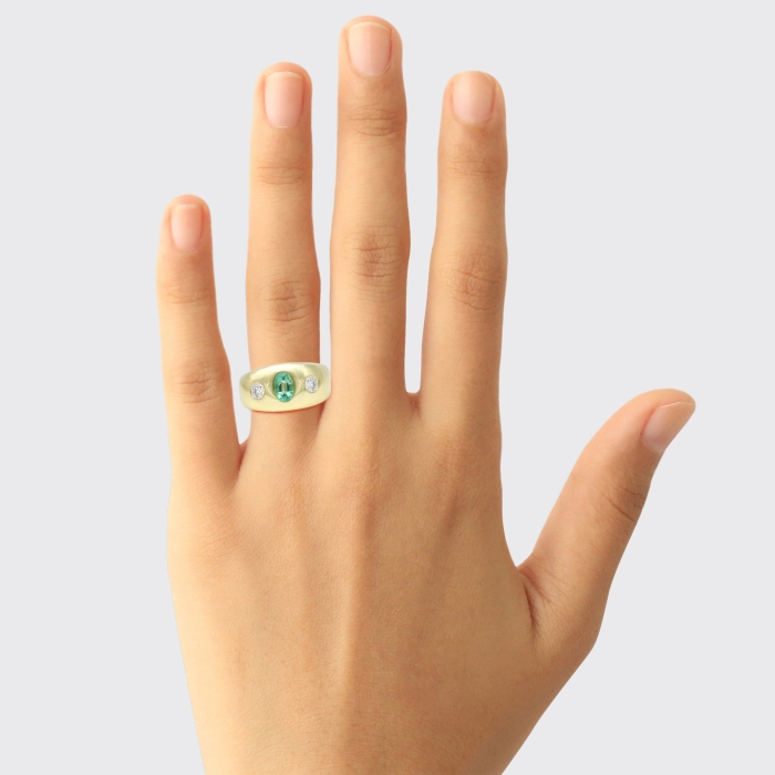 Bandring mit Smaragd und Brillanten Bandring mit Smaragd und Brillanten