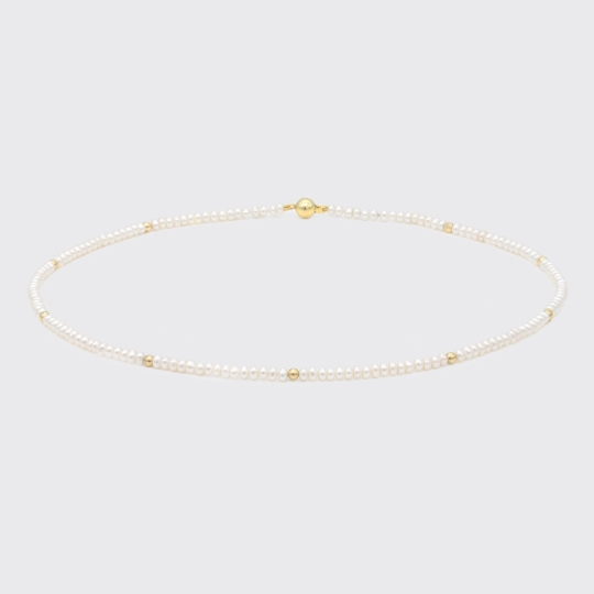 Perlenkette mit Goldkugeln
