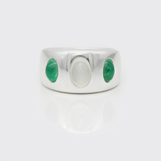 CabochonRing mit Mondstein und Smaragden